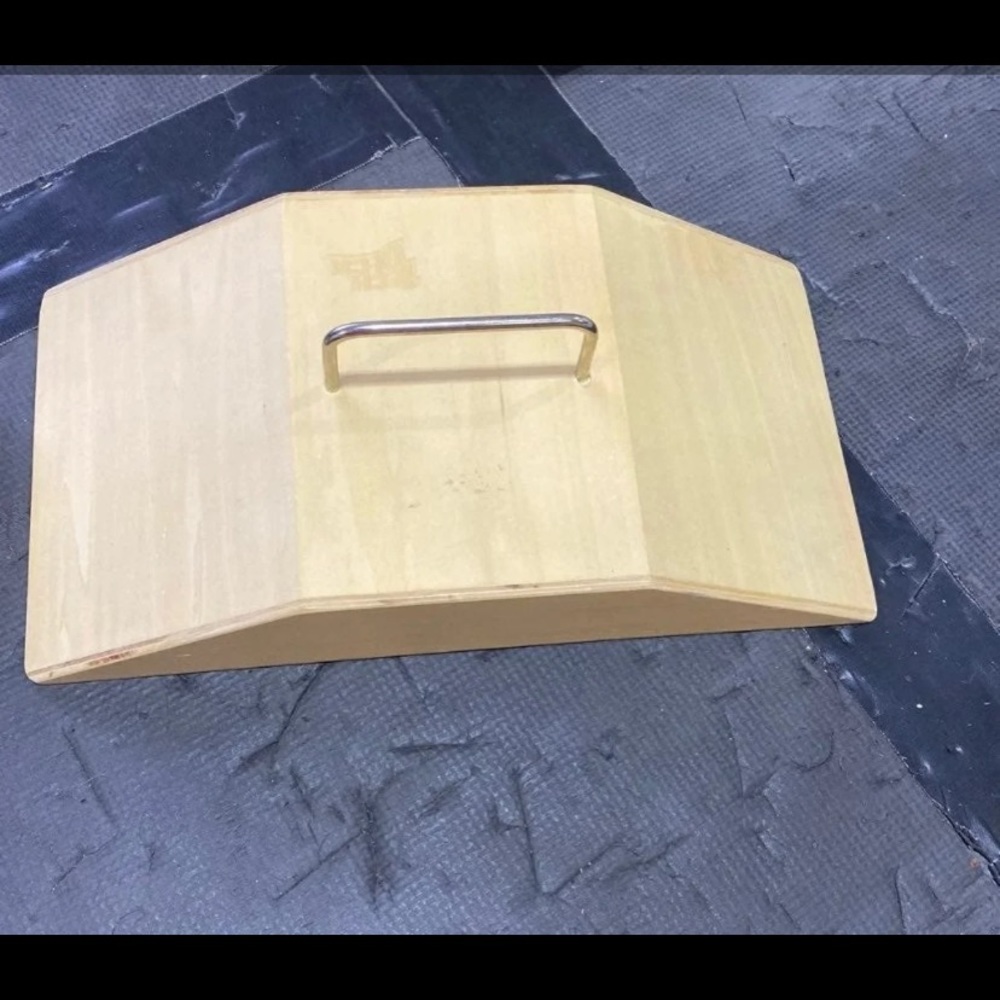 Tech deck ramp